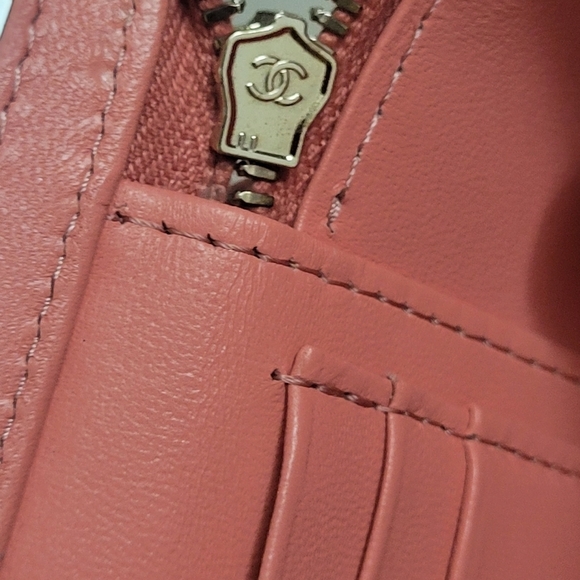 ❌SOLD❌Chanel Pink Small Vanity - Picture 7 of 15